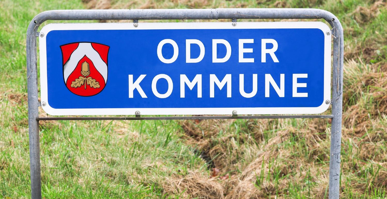 Vejskilt ved kommunegrænsen til Odder Kommune